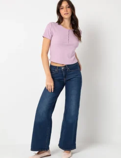Buttoned-collar T-shirt