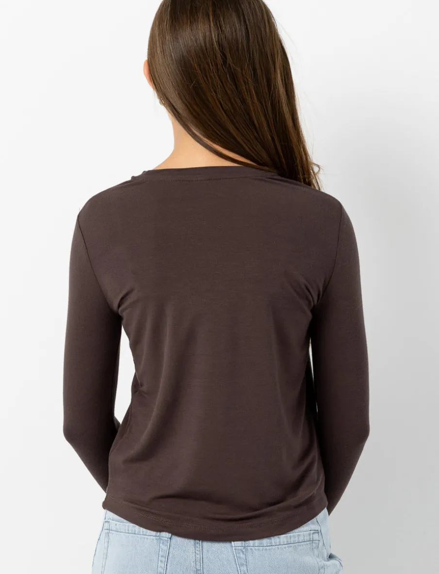 Fitted Long-sleeve T-shirt