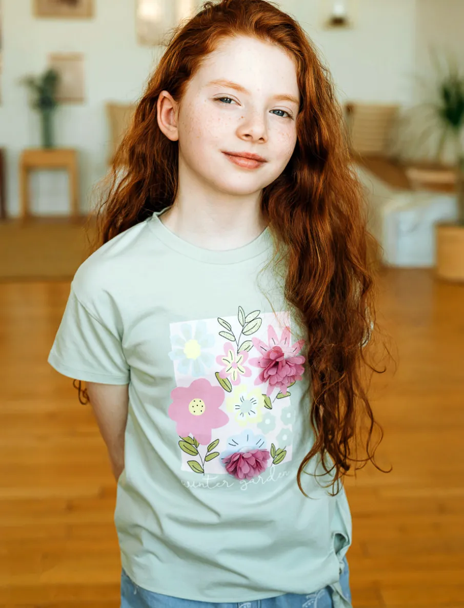 Floral T-shirt Tied at the Side