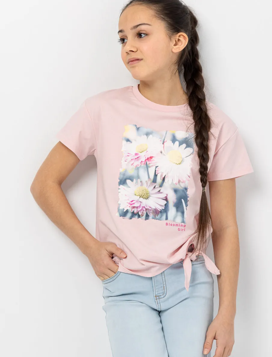 Floral T-shirt Tied at the Side