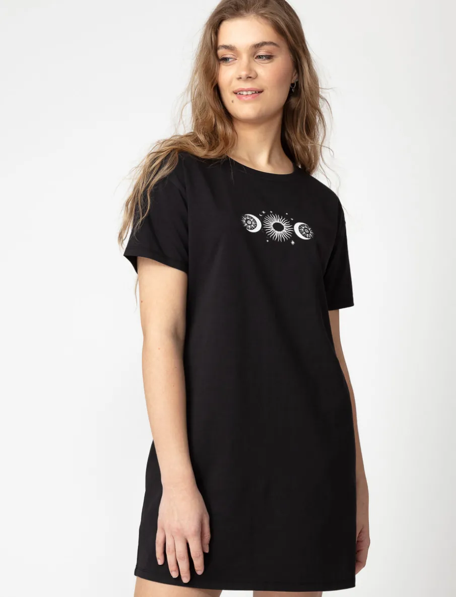 Graphic T-shirt Dress