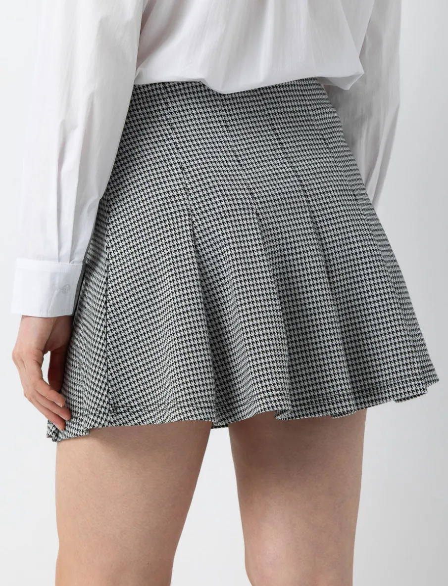 Houndstooth Pleated Mini Skirt