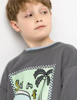 Long-sleeved fleece sweater