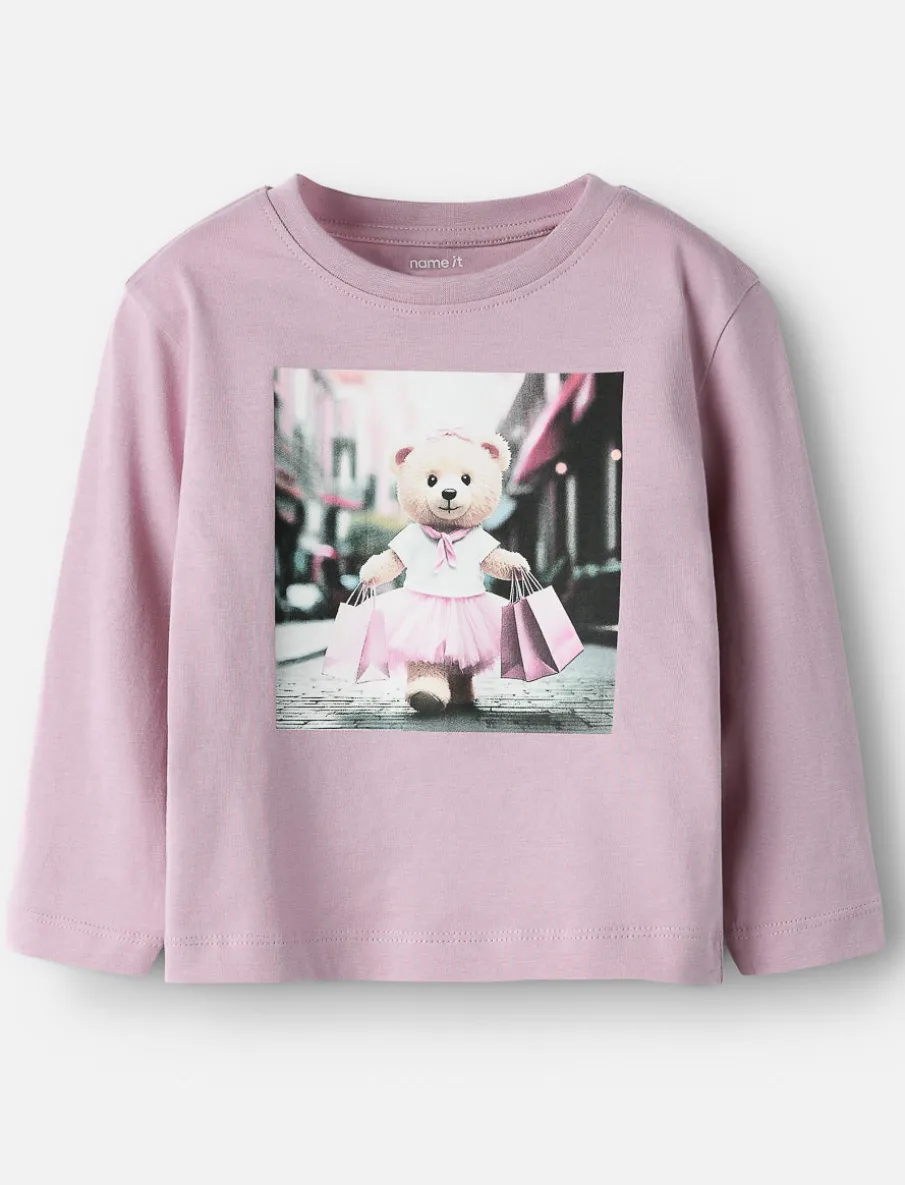 Long-sleeved T-shirt