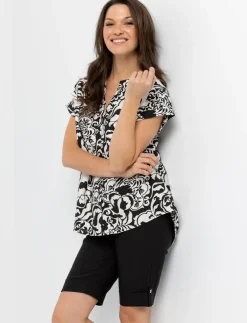 Pull-on Bermuda shorts