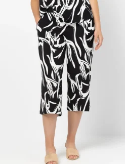 Pull-on Capri Pants