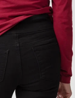 Pull-on Skinny Jeans