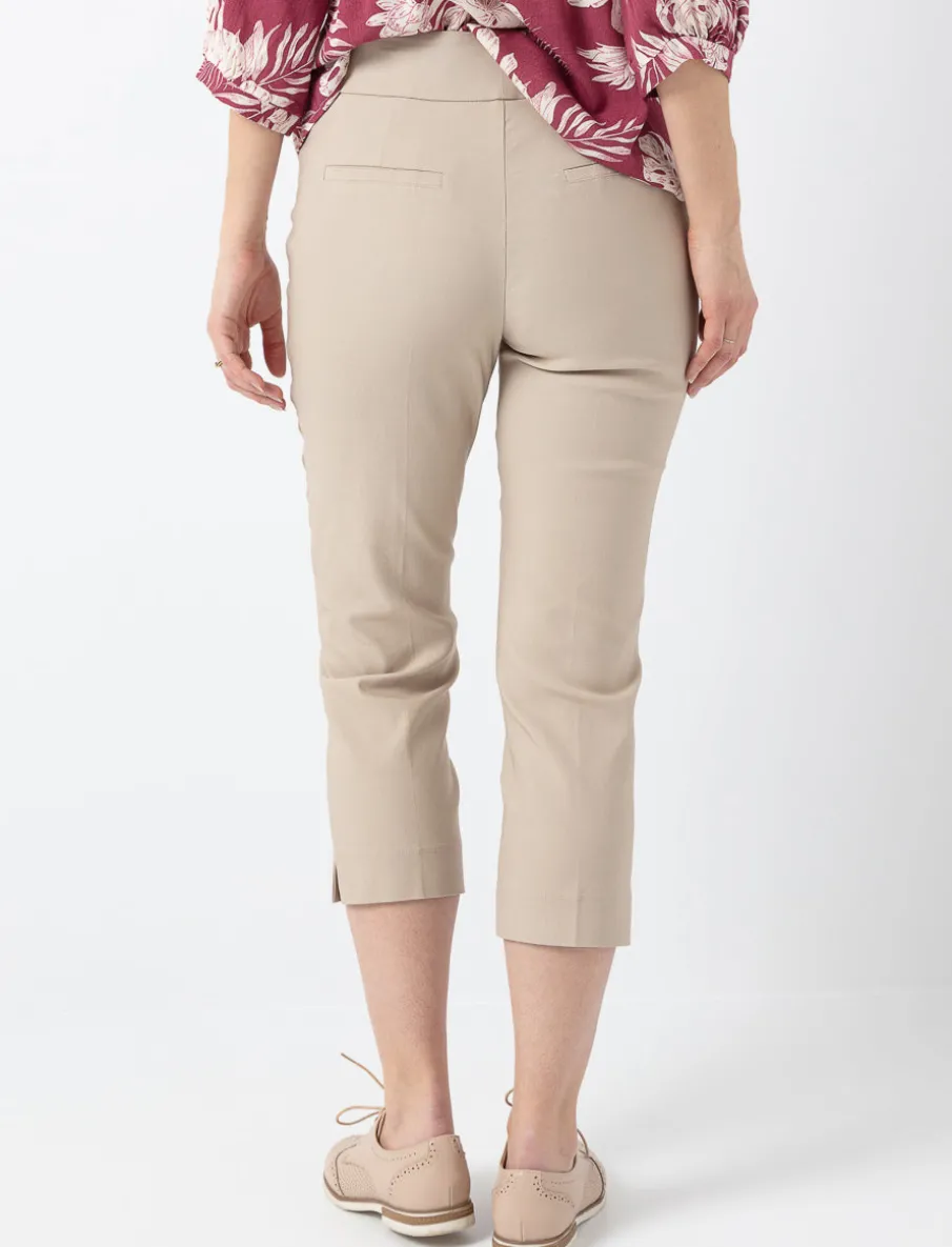 Pull-on Straight-Leg Capri