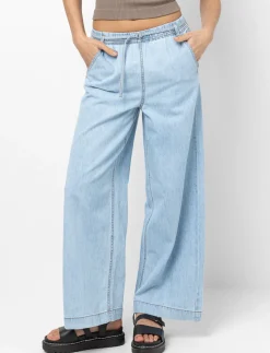 Pull-on Wide-leg Jeans