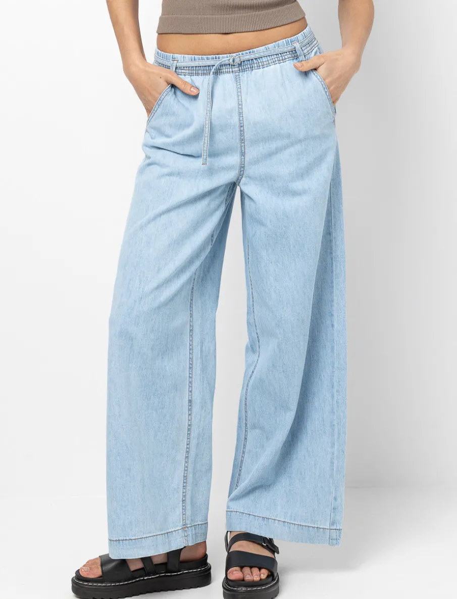 Pull-on Wide-leg Jeans