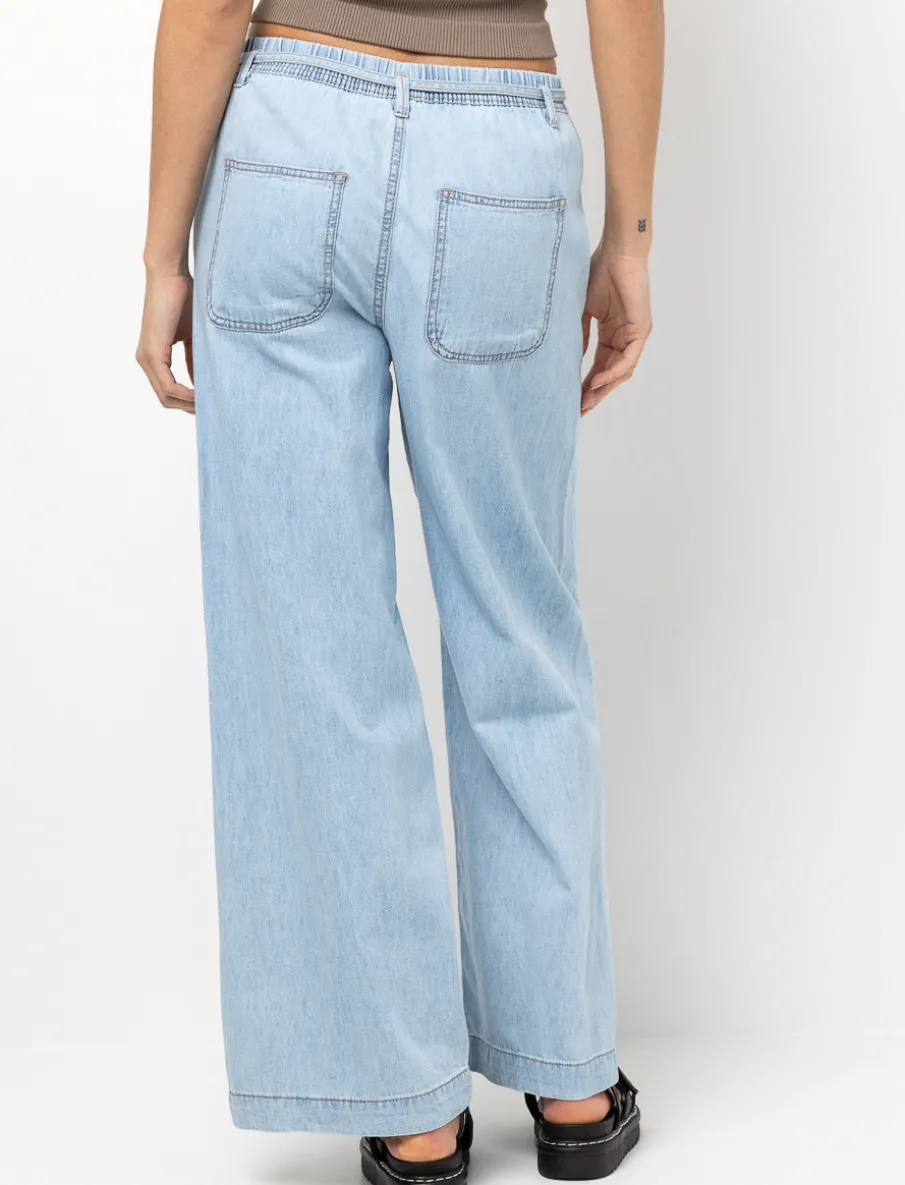 Pull-on Wide-leg Jeans