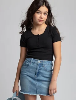 Ribbed Henley Collar T-Shirt