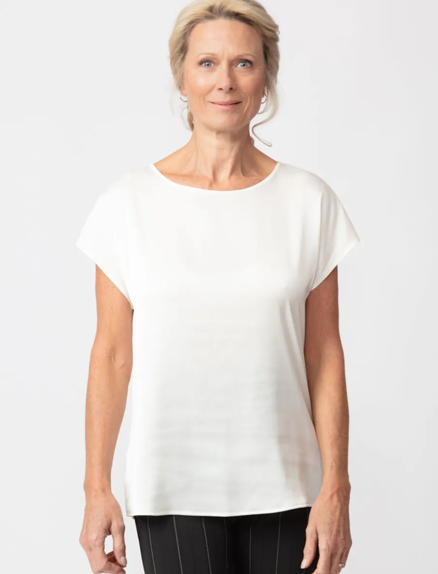 Satiny Dolman-sleeve T-shirt