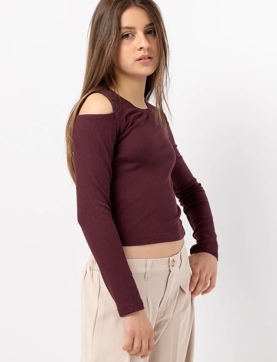 Semi-fitted T-Shirt with Open Shoulders