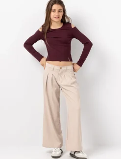 Semi-fitted T-Shirt with Open Shoulders