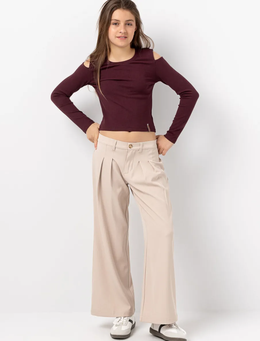 Semi-fitted T-Shirt with Open Shoulders
