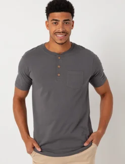 Short-sleeve Buttoned T-shirt