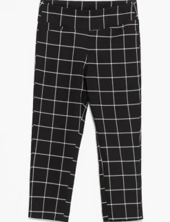 Slim Pull-on Capris
