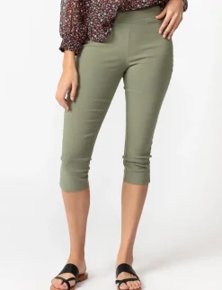 Slim Pull-on Capris