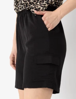 Solid Bermuda with Elastic Waist