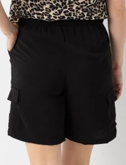 Solid Bermuda with Elastic Waist