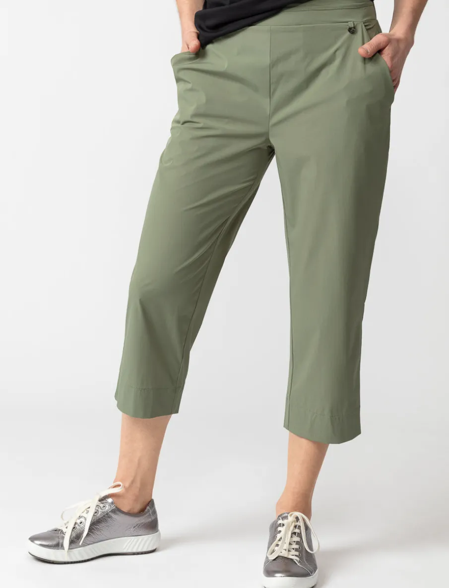 Solid Pull-on Capris