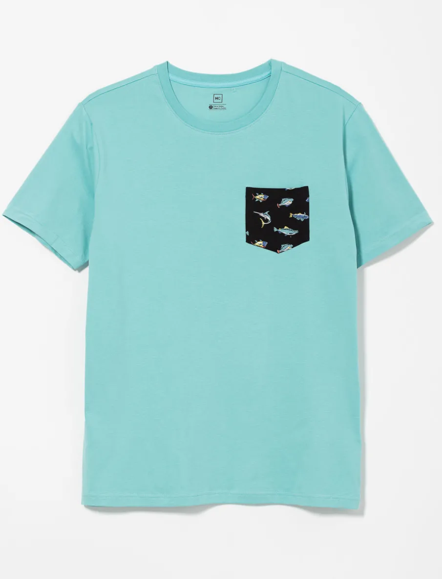 Solid T-shirt with Graphic Pocket