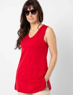Solid V-neck T-shirt
