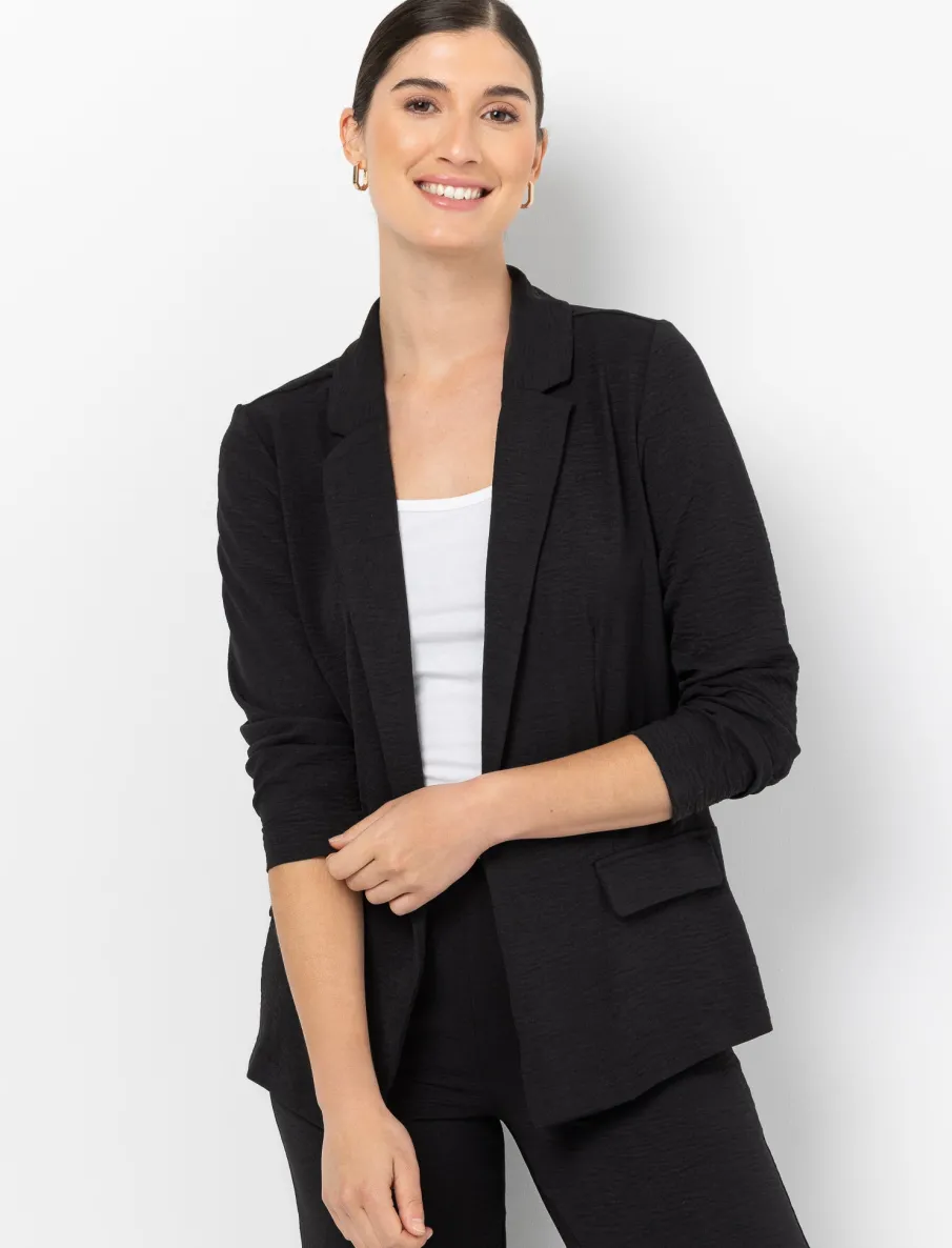 Streamlined Buttonless Blazer
