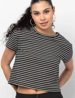 T-shirt with an Opening in the Back