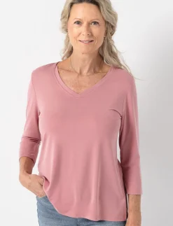 V-neck 3/4-sleeve T-shirt