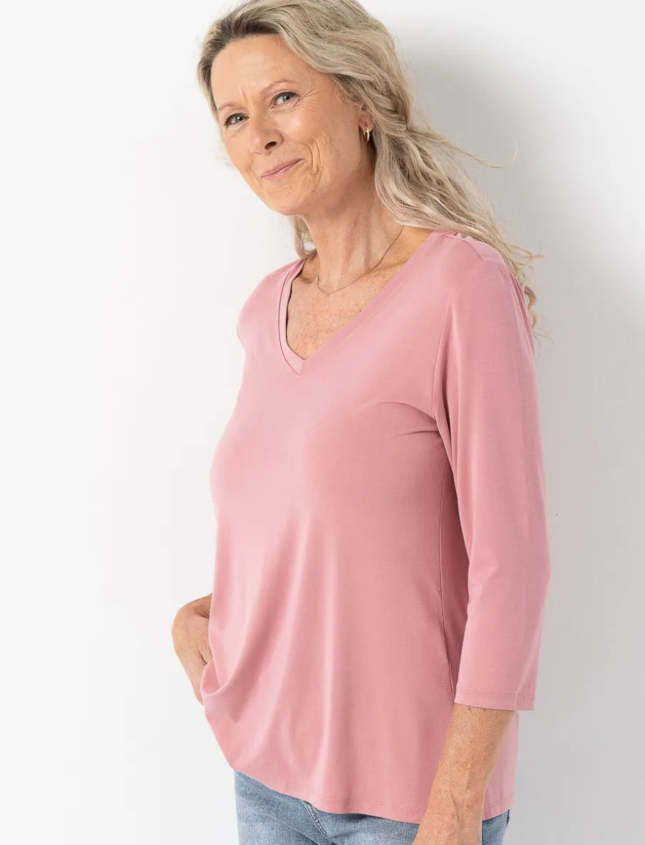 V-neck 3/4-sleeve T-shirt