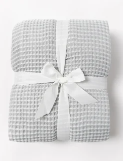 Waffle-textured Blanket