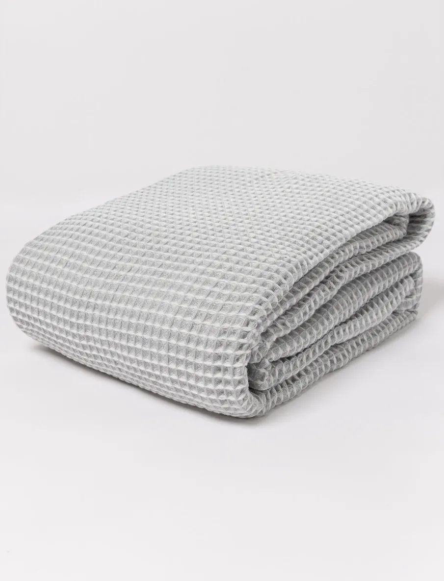 Waffle-textured Blanket