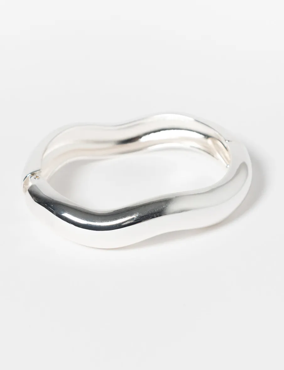 Wavy-shaped Bangle Bracelet
