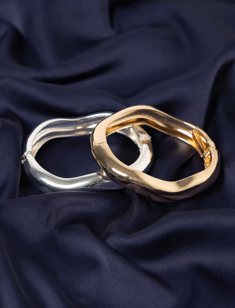 Wavy-shaped Bangle Bracelet