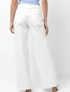 Wide Leg Jeans with Belt