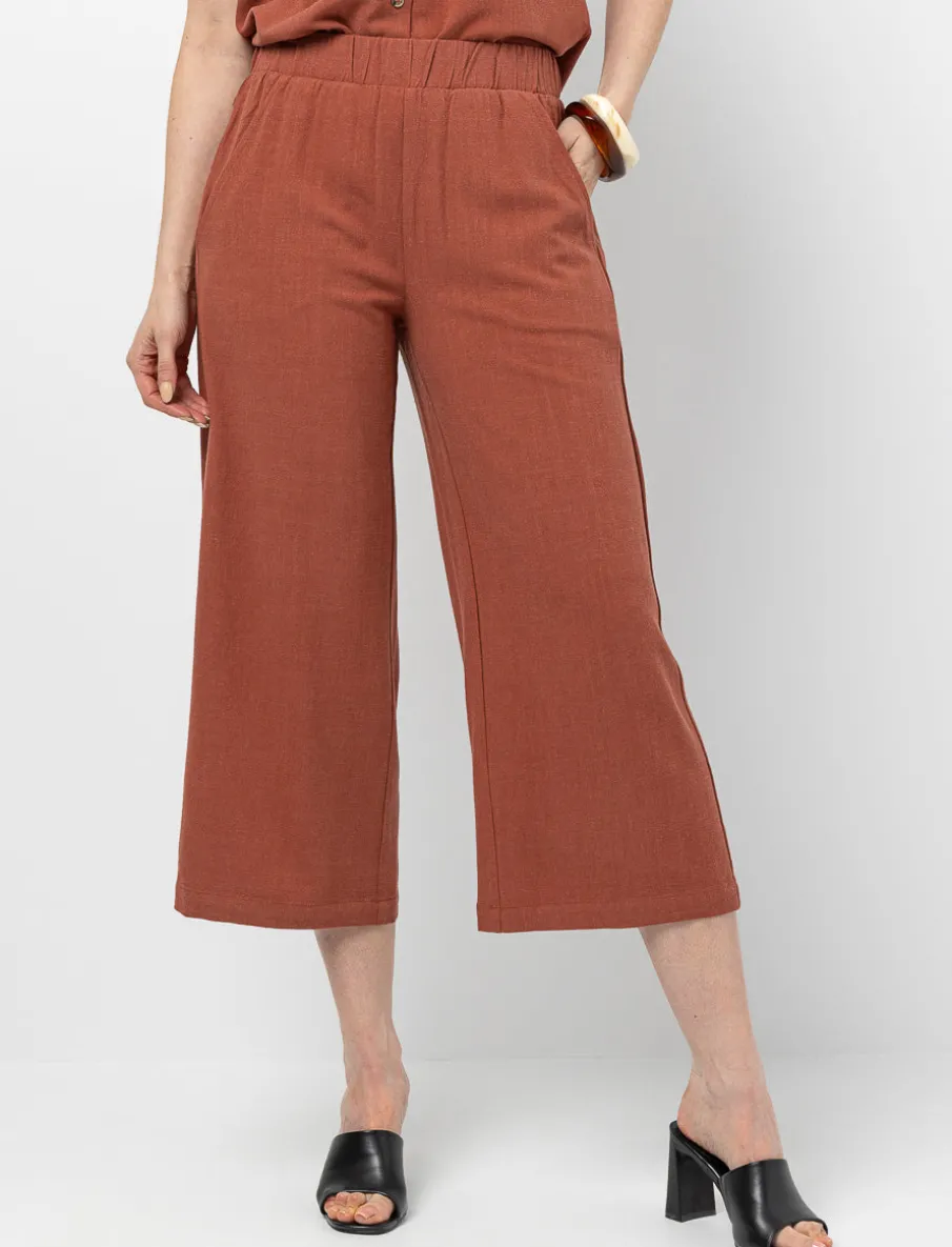 Wide-leg Capri Pants