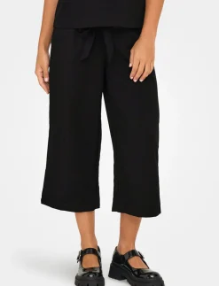 Wide-leg Capris with Belt