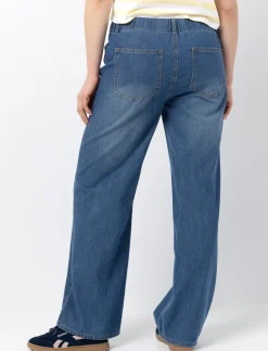 Wide-leg Jeans