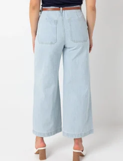 Wide-leg Jeans with Belt