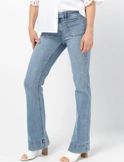Wide-leg Jeans with Patch Pockets