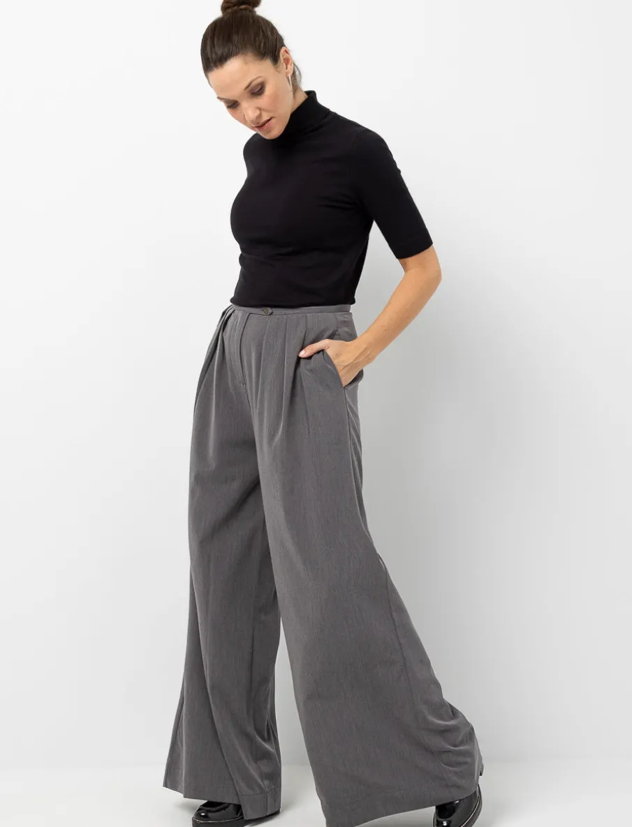 Wide-leg Pleated Pants